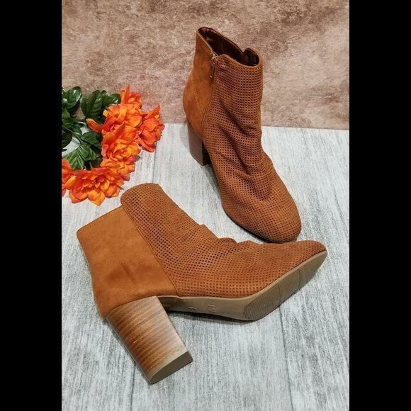 MIA Fleur Brown Perforated Faux Suede Heeled Ankle Booties NEW Women's 11 - Picture 1 of 8
